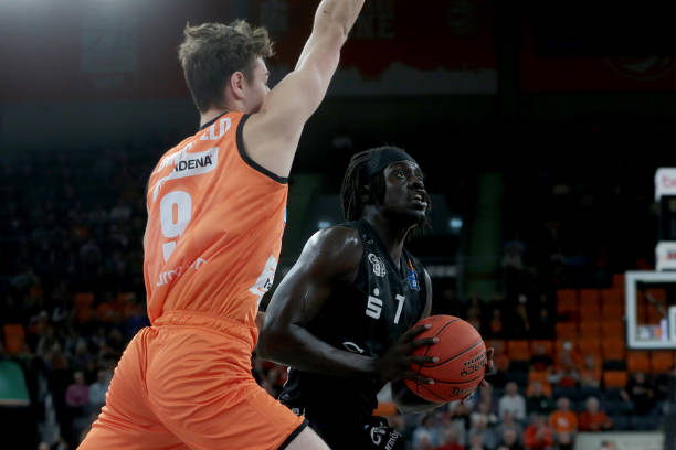 恩昆库几乎 恩昆库几乎